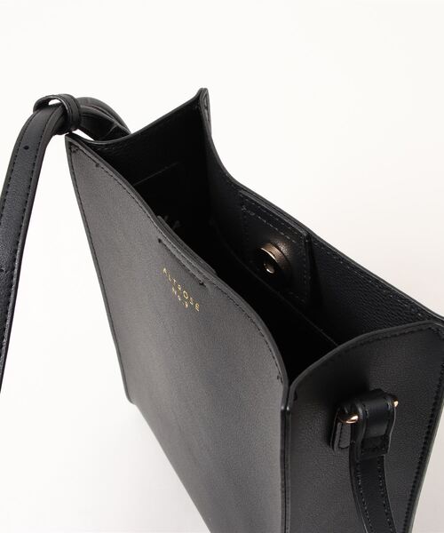 natural couture（ナチュラルクチュール）の「シンシアショルダーバッグ（ショルダーバッグ・レディース・ブラック/グレー/ピンク/アイボリー・FREE）」の6枚目の写真