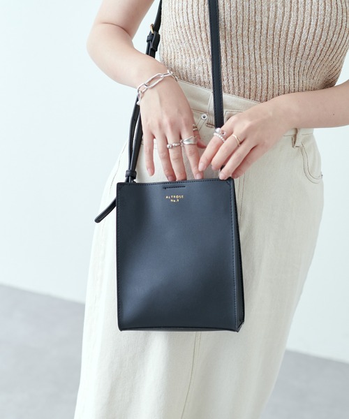 natural couture（ナチュラルクチュール）の「シンシアショルダーバッグ（ショルダーバッグ・レディース・ブラック/グレー/ピンク/アイボリー・FREE）」の2枚目の写真