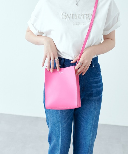 natural couture（ナチュラルクチュール）の「シンシアショルダーバッグ（ショルダーバッグ・レディース・ブラック/グレー/ピンク/アイボリー・FREE）」の14枚目の写真