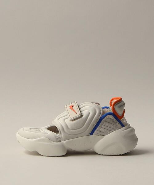 NIKE（ナイキ）の「【WEB限定】＜NIKE＞ ウィメンズ アクア リフト プレミアム（スニーカー・レディース・その他1・23.5cm/22.5cm/23cm/24cm/24.5cm/22cm/25cm）」の3枚目の写真