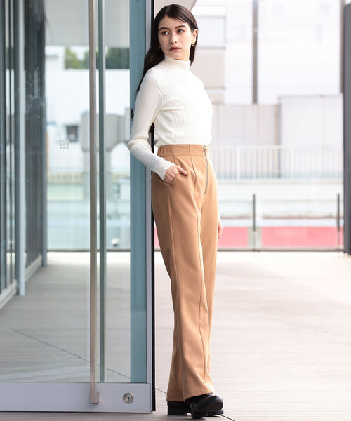 Ray BEAMS（レイビームス）の「Ray BEAMS / 14G リブ タートル ニット（ニット/セーター・レディース・イエロー/ブルー/ブラック/オフホワイト・ONE SIZE）」の5枚目の写真