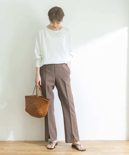 URBAN RESEARCH（アーバンリサーチ）の「スラブオックススリットイージーパンツ（その他パンツ・レディース・ブラウン系その他/ネイビー・38/36）」の20枚目の写真