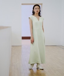 キーネックフレアワンピース
