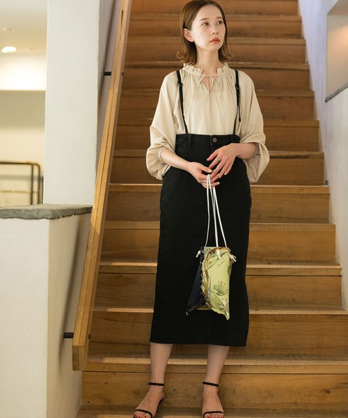 URBAN RESEARCH ROSSO WOMEN（アーバンリサーチ　ロッソ）の「2WAYネックフリルブラウス（シャツ/ブラウス・レディース・チャコールグレー/オフホワイト/レッド系その他・FREE）」の8枚目の写真