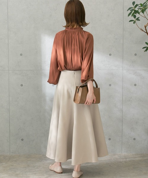 URBAN RESEARCH ROSSO WOMEN（アーバンリサーチ　ロッソ）の「2WAYネックフリルブラウス（シャツ/ブラウス・レディース・チャコールグレー/オフホワイト/レッド系その他・FREE）」の16枚目の写真