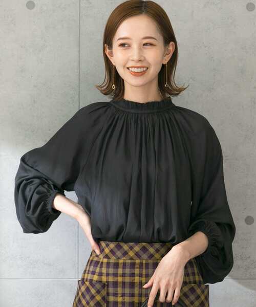 URBAN RESEARCH ROSSO WOMEN（アーバンリサーチ　ロッソ）の「2WAYネックフリルブラウス（シャツ/ブラウス・レディース・チャコールグレー/オフホワイト/レッド系その他・FREE）」の18枚目の写真