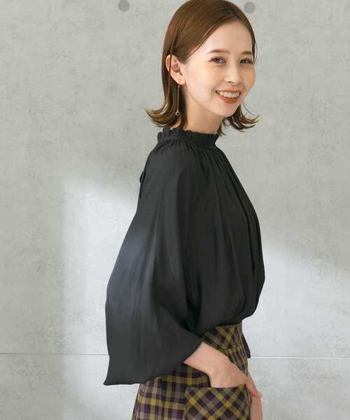 URBAN RESEARCH ROSSO WOMEN（アーバンリサーチ　ロッソ）の「2WAYネックフリルブラウス（シャツ/ブラウス・レディース・チャコールグレー/オフホワイト/レッド系その他・FREE）」の21枚目の写真