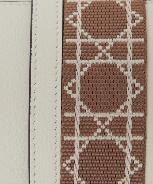 LOWELL things（ロウェル　シングス）の「Bit/レザービット付きクロスBODYBAG（ショルダーバッグ・レディース・ブルー/カーキ/ブラック/アイボリー/グレイッシュベージュ/シルバー・フリー）」の14枚目の写真