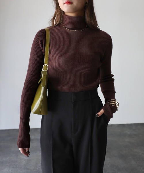 Riberry（リベリー）の「リブタートルネックニット（ニット/セーター・レディース・イエロー/レンガ/グリーン/ブラウン/ブラック/オフホワイト/ベージュ/ホワイト×ブラック/ブルー/ライトグレー/グリーン系/レッド/オレンジ・FREE）」の5枚目の写真