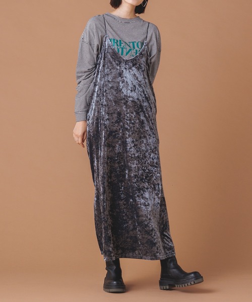 hunch(ハンチ)の「ベロアロングキャミワンピース(ワンピース・レディース・ブラウン/ピンク/ブルー/グリーン・FREE)」の4枚目の写真