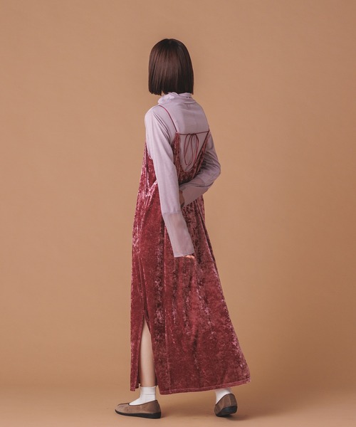 hunch(ハンチ)の「ベロアロングキャミワンピース(ワンピース・レディース・ブラウン/ピンク/ブルー/グリーン・FREE)」の17枚目の写真