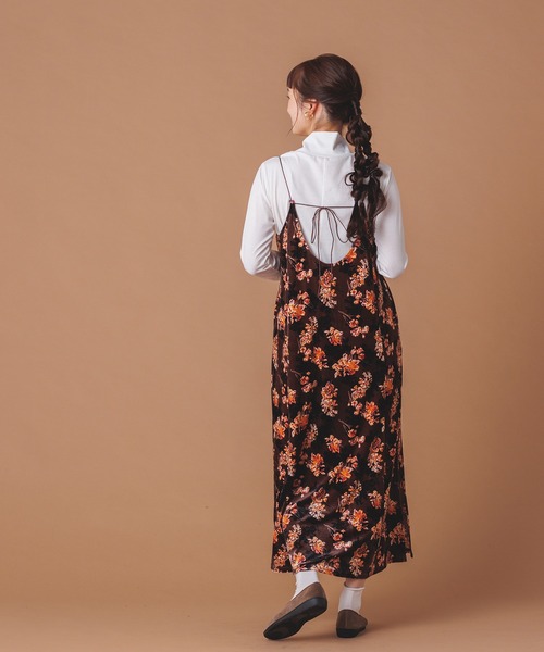 hunch(ハンチ)の「ベロアロングキャミワンピース(ワンピース・レディース・ブラウン/ピンク/ブルー/グリーン・FREE)」の5枚目の写真