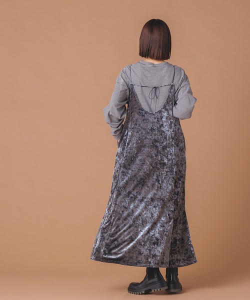 hunch(ハンチ)の「ベロアロングキャミワンピース(ワンピース・レディース・ブラウン/ピンク/ブルー/グリーン・FREE)」の10枚目の写真