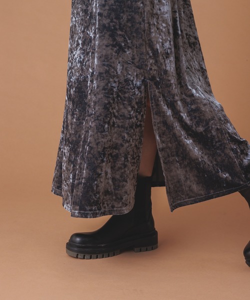 hunch(ハンチ)の「ベロアロングキャミワンピース(ワンピース・レディース・ブラウン/ピンク/ブルー/グリーン・FREE)」の14枚目の写真