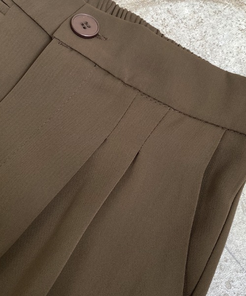 Futier land（フューティアランド）の「【4サイズ展開】大人しなやかの落ち感。ハイウエストツータックスラックス（スラックス・レディース・ブラック/ブラウン/グレー/ワインレッド/アイボリー/ライトパープル/ベージュ/ライトグレー/ライトピンク/ライトイエロー・MEDIUM/LARGE/SMALL/M-Short）」の17枚目の写真