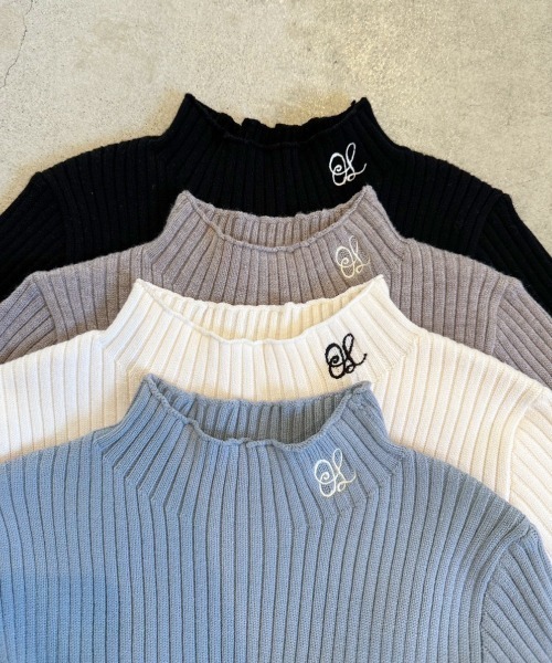 OLIVE des OLIVE（オリーブデオリーブ）の「袖口ボタンリブニット