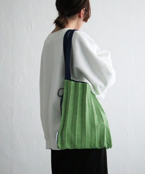 notch.（ノッチ）の「アコーディオンプリーツニットトート（トートバッグ・レディース・ブルー/イエロー/ピンク/グリーン・ONESIZE）」の2枚目の写真