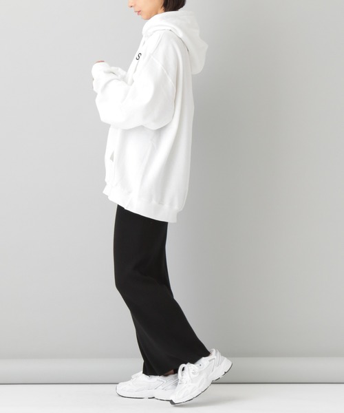 A part by（アパートバイ）の「【e/rm・別注】REGENCYWORKS（リージェンシーワークス）スウェットフーディー（パーカー・レディース・ラベンダー/オフホワイト・FREE）」の4枚目の写真