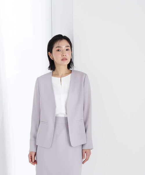 NATURAL BEAUTY BASIC(ナチュラルビューティーベーシック)の「【洗える】<ポリエステルドビーSET UP>ノーカラージャケット(ノーカラージャケット・レディース・グレー/ネイビー/ベージュ・MEDIUM/X-SMALL/SMALL/LARGE)」の4枚目の写真