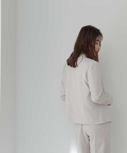 NATURAL BEAUTY BASIC(ナチュラルビューティーベーシック)の「【洗える】<ポリエステルドビーSET UP>ノーカラージャケット(ノーカラージャケット・レディース・グレー/ネイビー/ベージュ・MEDIUM/X-SMALL/SMALL/LARGE)」の22枚目の写真