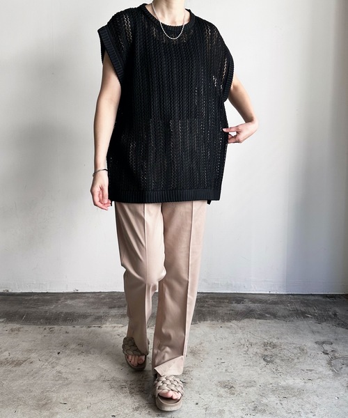 COMMON WARE（コモンウェアー）の「COMMONWARE:透かし編み メッシュ ベスト（ベスト・レディース・グリーン/ベージュ/ブラック・L/M）」の2枚目の写真