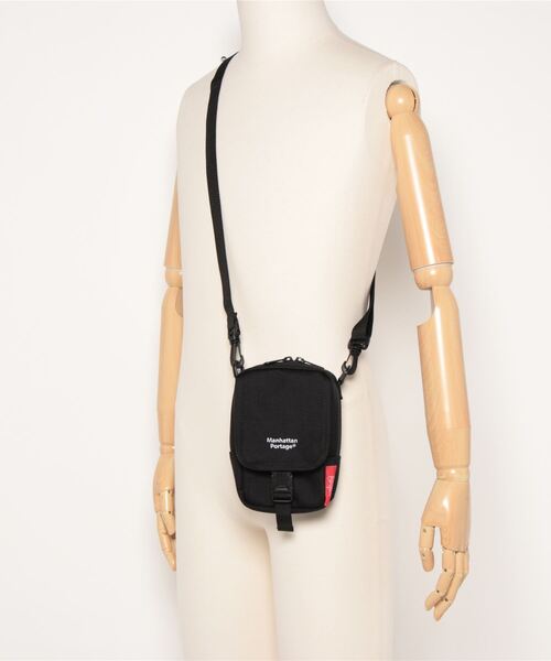 Manhattan Portage（マンハッタンポーテージ）の「Cobble Hill Pocketbook Shoulder Bag（ショルダーバッグ・メンズ・ブラック・X-SMALL）」の16枚目の写真
