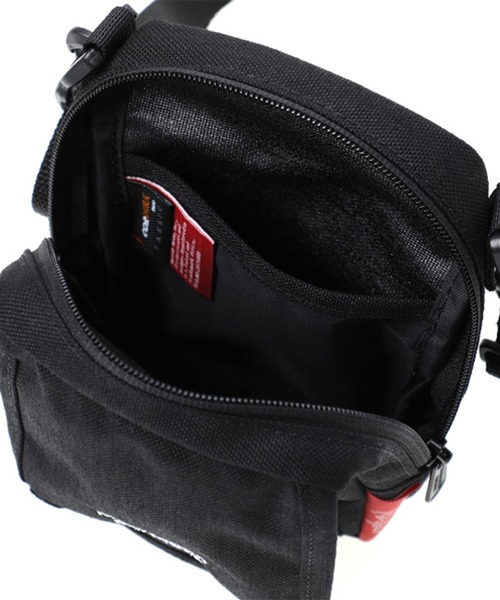 Manhattan Portage（マンハッタンポーテージ）の「Cobble Hill Pocketbook Shoulder Bag（ショルダーバッグ・メンズ・ブラック・X-SMALL）」の9枚目の写真