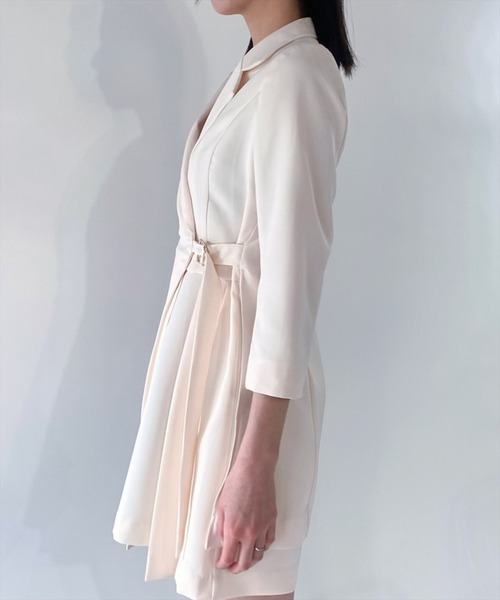 REDYAZEL(レディアゼル)の「アシメテーラージャケットワンピース(ワンピース・レディース・ラベンダー/ブルー/オフホワイト・SMALL/MEDIUM)」の7枚目の写真