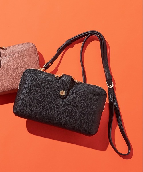 SALON de RUBAN(サロンドルヴァン)の「【SALON de RUBAN / サロン ド ルヴァン】 ミニショルダーポシェット(ショルダーバッグ・レディース・ブラック/グレー/アイボリー/グリーン/ピンク/シルバー/ブルー/レッド/ベージュ・FREE)」の3枚目の写真