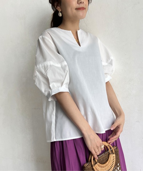 Chez toi（シェトワ）の「キーネックランタンスリーブブラウス（シャツ/ブラウス・レディース・オフホワイト/ブルー/グレイッシュベージュ・FREE）」の14枚目の写真