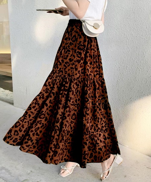 SpRay(スプレイ)の「ヒョウ柄ティア-ドロングスカート(スカート・レディース・グリーン/ホワイト/ベージュ/ブラック/ブラウン・FREE)」の4枚目の写真