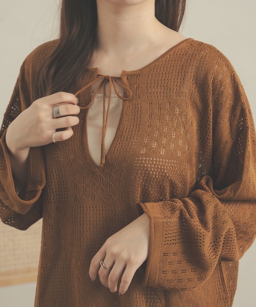 Ambre Neige(アンブルネージュ)の「【前後2WAY】スキッパーメッシュトップス/WEB/EC限定商品(ニット/セーター・レディース・ベージュ/ライトブラウン/アイボリー・FREE)」の20枚目の写真