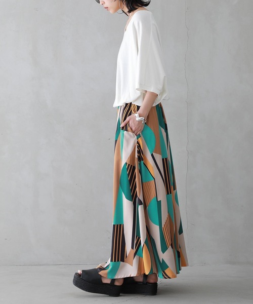 osharewalker（オシャレウォーカー）の「【廃盤】『幾何学柄プリントスカート』（スカート・レディース・ブルーグリーン・FREE）」の9枚目の写真