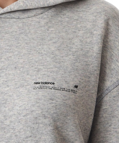 NEW BALANCE(ニューバランス)の「NB Athletics Undyed スウェットクルー(スウェット・メンズ・ヘザーグレー/グレイッシュベージュ・2/5/0/3/1/4)」の4枚目の写真