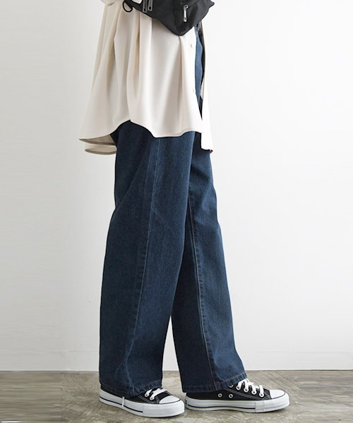 and it_（アンドイット）の「ストレートデニムパンツ（デニムパンツ・レディース・サックスブルー/インディゴブルー・M/L/LL）」の5枚目の写真