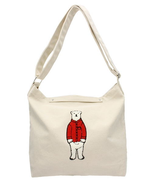 LBC（エルビーシー）の「【POLAR BEAR BENJAMIN】キャンパスクマ刺繍ショルダーバッグ  （ショルダーバッグ・レディース・レッド/イエロー/ターコイズブルー/ピンク/ブラック/ライトブルー/ライトブラウン/オリーブ・ONE SIZE）」の8枚目の写真