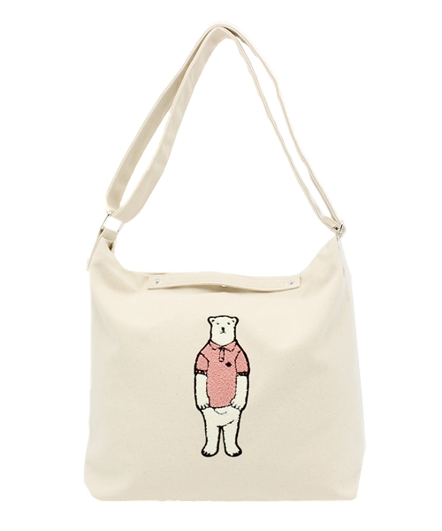 LBC（エルビーシー）の「【POLAR BEAR BENJAMIN】キャンパスクマ刺繍ショルダーバッグ  （ショルダーバッグ・レディース・レッド/イエロー/ターコイズブルー/ピンク/ブラック/ライトブルー/ライトブラウン/オリーブ・ONE SIZE）」の7枚目の写真