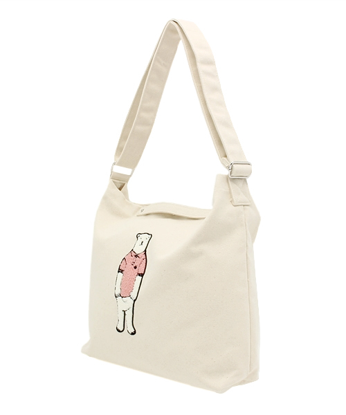 LBC（エルビーシー）の「【POLAR BEAR BENJAMIN】キャンパスクマ刺繍ショルダーバッグ  （ショルダーバッグ・レディース・レッド/イエロー/ターコイズブルー/ピンク/ブラック/ライトブルー/ライトブラウン/オリーブ・ONE SIZE）」の14枚目の写真