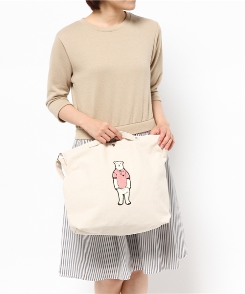 LBC（エルビーシー）の「【POLAR BEAR BENJAMIN】キャンパスクマ刺繍ショルダーバッグ  （ショルダーバッグ・レディース・レッド/イエロー/ターコイズブルー/ピンク/ブラック/ライトブルー/ライトブラウン/オリーブ・ONE SIZE）」の13枚目の写真