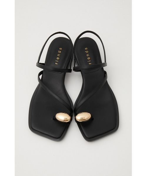 rienda(リエンダ)の「トゥリングフラットサンダル(サンダル・レディース・シルバー/ライトベージュ/ブラック/ライトグリーン・MEDIUM/SMALL/LARGE)」の2枚目の写真