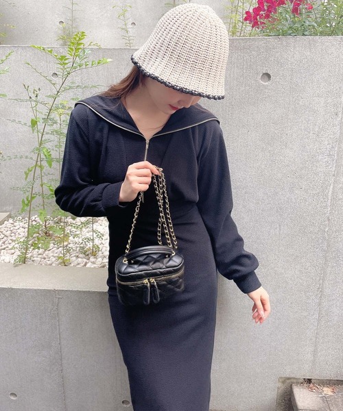 Rmine(アールマイン)の「キルティングバニティーショルダーBAG(ショルダーバッグ・レディース・ブラック/アイボリー・FREE)」の3枚目の写真