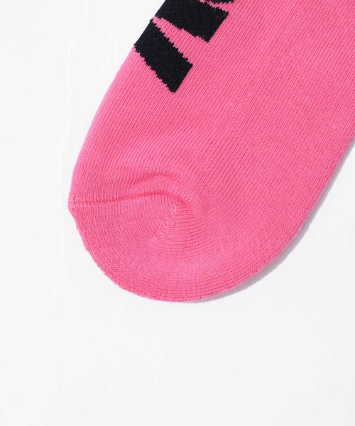 STUSSY（ステューシー）の「STUSSY/ステューシー BIG HELVETICA CREW SOCKS 靴下（ソックス/靴下・メンズ・ピンク/ホワイト×ブラック/グリーン/パープル・FREE）」の8枚目の写真