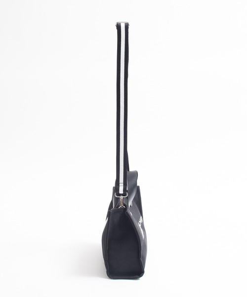 Arnold Palmer(アーノルドパーマー)の「2WAY シェア コンパクト トート(トートバッグ・レディース・アイボリー/ブラック・F)」の5枚目の写真