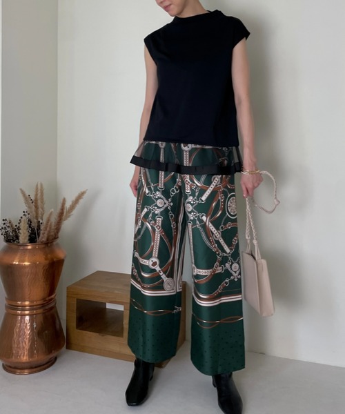 TEVALT(ヴァレット)の「スカーフプリントパンツ(その他パンツ・レディース・ベージュ/グリーン・38)」の2枚目の写真