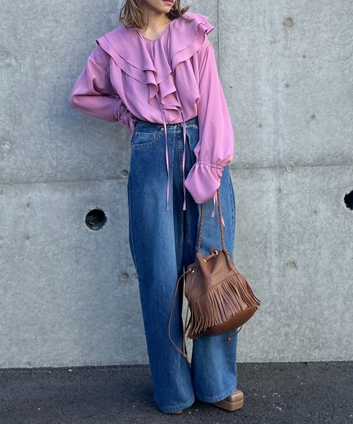 mi via loca(ミヴィアロカ)の「ビッグカラーフリルブラウス(シャツ/ブラウス・レディース・ブラック/スモークピンク/オフホワイト/ブルーグリーン・FREE)」の18枚目の写真