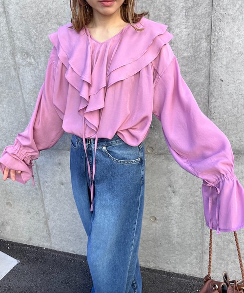 mi via loca(ミヴィアロカ)の「ビッグカラーフリルブラウス(シャツ/ブラウス・レディース・ブラック/スモークピンク/オフホワイト/ブルーグリーン・FREE)」の15枚目の写真