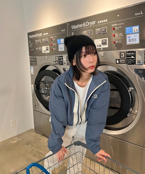 AS KNOW AS plus（アズノゥアズプラス）の「☆スタンドライン刺繍ブルゾン（ナイロンジャケット・レディース・ブルー/アイボリー/ブラック・FREE）」の11枚目の写真