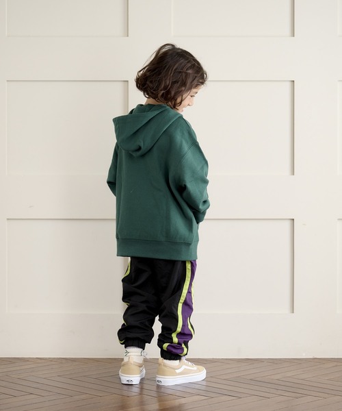 BIG FIELD（ビッグフィールド）の「フロッキープリントスウェットパーカー（90～150cm）（パーカー・キッズ・パープル/グリーン/オフホワイト・140/150/90/100/110/120/130）」の6枚目の写真