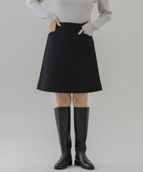 URBAN RESEARCH Sonny Label（アーバンリサーチサニーレーベル）の「メルトン風台形ミニスカート（スカート・レディース・ブラック/ベージュ・36/38）」の2枚目の写真