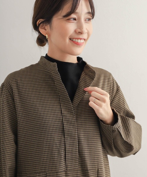 URBAN RESEARCH DOORS（アーバンリサーチドアーズ）の「『UR TECH』テレコハイネックTシャツ（Tシャツ/カットソー・レディース・オフホワイト/ブラック・MEDIUM）」の3枚目の写真